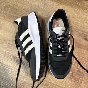 Women’s size 6.5 Adidas Run 70’s.
